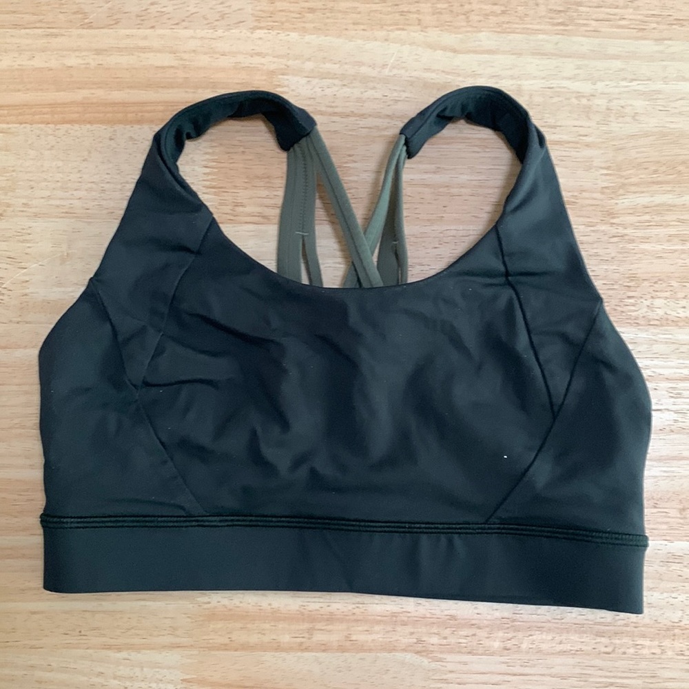 Lululemon Free to Be Elevated Bra size 6 Rainforest green/twill green
